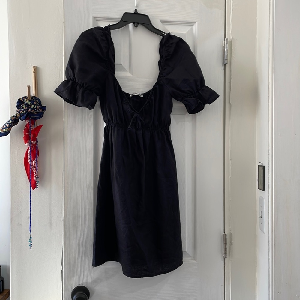 Great condition Reformation shoulder dress